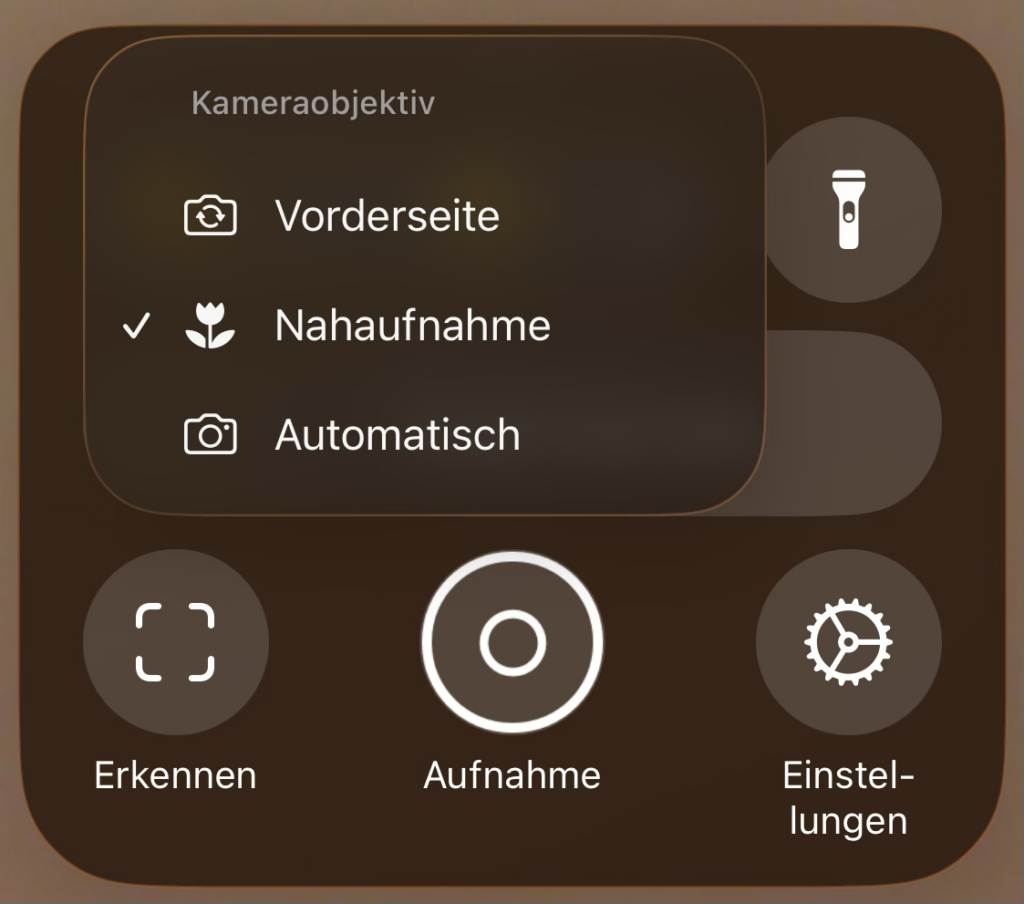 Das Menü zeigt die Wahl des Kameraobjektivs (Vorderseite, Nahaufnahme und Automatisch)