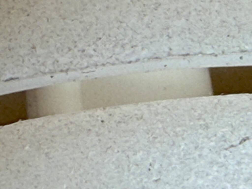 Ein Blick in den Spalt der Ambutech Pathfinder-Spitze
